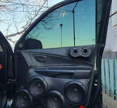 Зеленый Хендай Туксон, объемом двигателя 2 л и пробегом 115 тыс. км за 8500 $, фото 66 на Automoto.ua