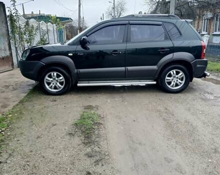 Зеленый Хендай Туксон, объемом двигателя 2 л и пробегом 108 тыс. км за 8700 $, фото 2 на Automoto.ua