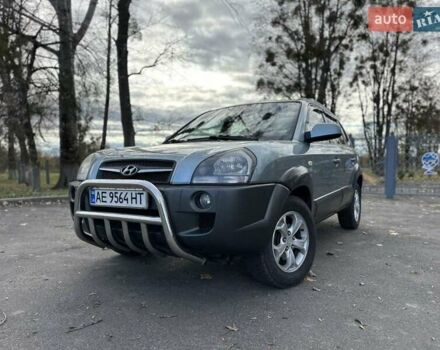 Зеленый Хендай Туксон, объемом двигателя 1.98 л и пробегом 168 тыс. км за 8800 $, фото 25 на Automoto.ua