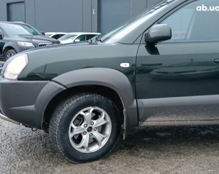 Зеленый Хендай Туксон, объемом двигателя 2 л и пробегом 223 тыс. км за 7290 $, фото 3 на Automoto.ua