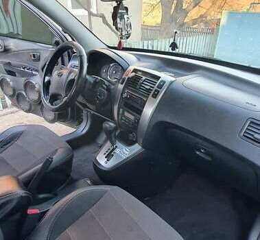 Зеленый Хендай Туксон, объемом двигателя 2 л и пробегом 115 тыс. км за 8500 $, фото 67 на Automoto.ua