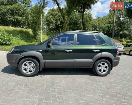 Зеленый Хендай Туксон, объемом двигателя 2.66 л и пробегом 200 тыс. км за 8199 $, фото 5 на Automoto.ua
