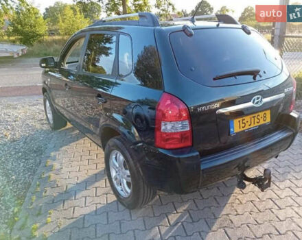Зеленый Хендай Туксон, объемом двигателя 2 л и пробегом 183 тыс. км за 8900 $, фото 6 на Automoto.ua
