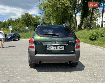 Зеленый Хендай Туксон, объемом двигателя 2.66 л и пробегом 200 тыс. км за 8199 $, фото 7 на Automoto.ua