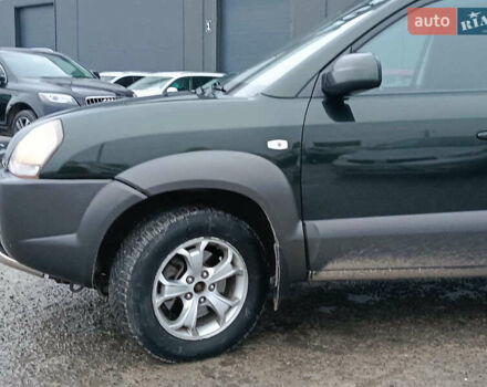 Зеленый Хендай Туксон, объемом двигателя 2 л и пробегом 223 тыс. км за 7290 $, фото 5 на Automoto.ua