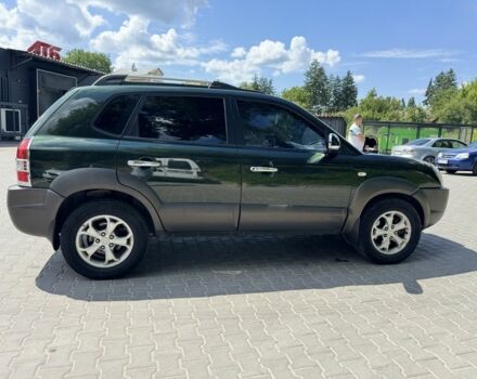 Зеленый Хендай Туксон, объемом двигателя 2.7 л и пробегом 200 тыс. км за 8500 $, фото 1 на Automoto.ua