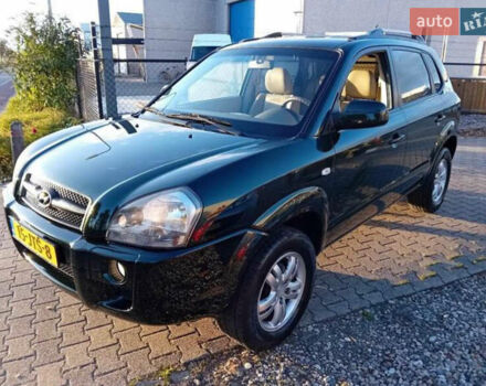 Зеленый Хендай Туксон, объемом двигателя 2 л и пробегом 183 тыс. км за 8900 $, фото 7 на Automoto.ua