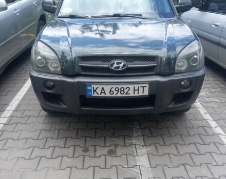 Зеленый Хендай Туксон, объемом двигателя 1.98 л и пробегом 270 тыс. км за 8100 $, фото 2 на Automoto.ua