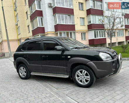 Зеленый Хендай Туксон, объемом двигателя 2 л и пробегом 140 тыс. км за 8100 $, фото 4 на Automoto.ua