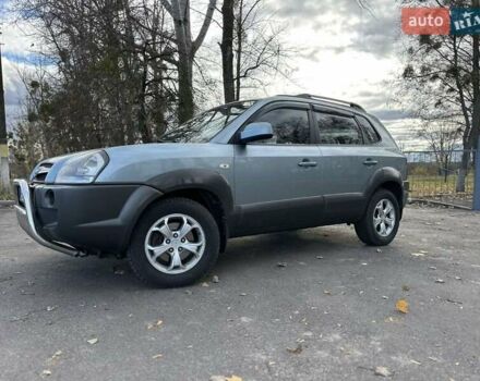 Зеленый Хендай Туксон, объемом двигателя 1.98 л и пробегом 168 тыс. км за 8800 $, фото 17 на Automoto.ua