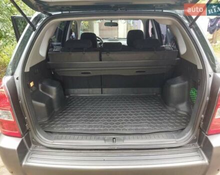 Зелений Хендай Туксон, об'ємом двигуна 2 л та пробігом 94 тис. км за 9000 $, фото 8 на Automoto.ua