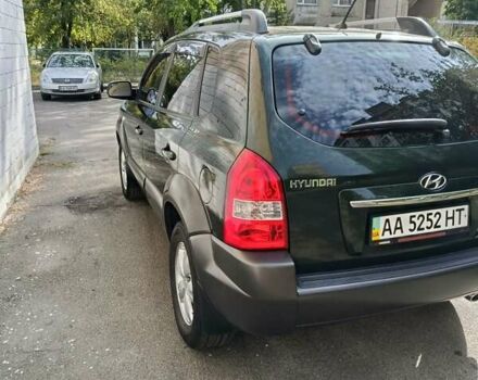 Зеленый Хендай Туксон, объемом двигателя 2 л и пробегом 140 тыс. км за 8800 $, фото 6 на Automoto.ua