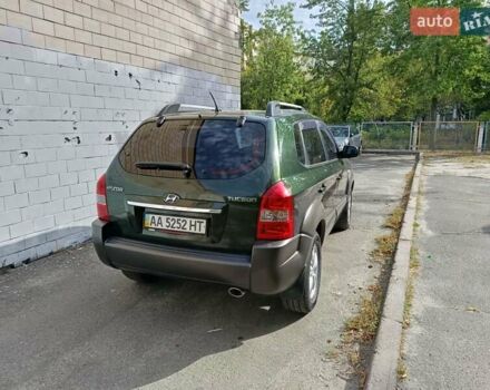 Зеленый Хендай Туксон, объемом двигателя 2 л и пробегом 140 тыс. км за 8800 $, фото 5 на Automoto.ua
