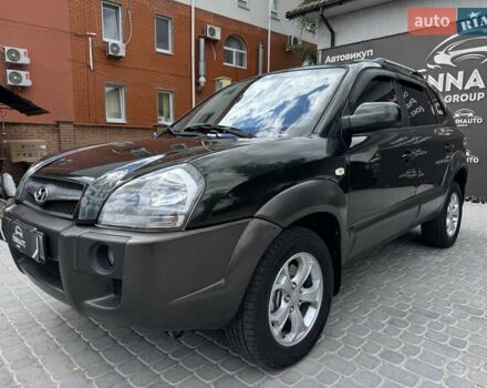 Зеленый Хендай Туксон, объемом двигателя 2 л и пробегом 307 тыс. км за 7999 $, фото 7 на Automoto.ua