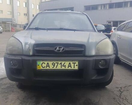 Зеленый Хендай Туксон, объемом двигателя 1.98 л и пробегом 390 тыс. км за 5000 $, фото 2 на Automoto.ua