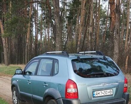 Зелений Хендай Туксон, об'ємом двигуна 1.98 л та пробігом 280 тис. км за 7000 $, фото 2 на Automoto.ua