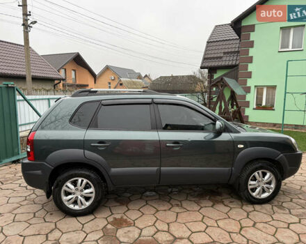 Зеленый Хендай Туксон, объемом двигателя 2 л и пробегом 65 тыс. км за 12250 $, фото 7 на Automoto.ua