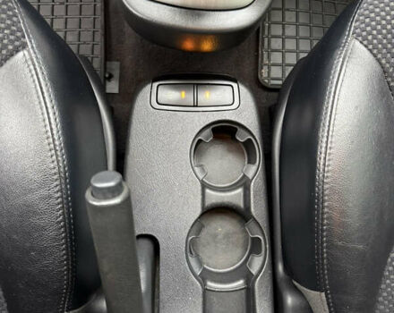 Зелений Хендай Туксон, об'ємом двигуна 2 л та пробігом 65 тис. км за 12250 $, фото 57 на Automoto.ua