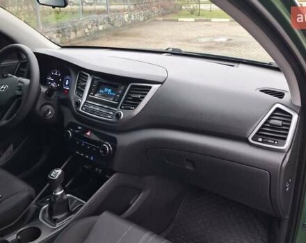 Зелений Хендай Туксон, об'ємом двигуна 2 л та пробігом 218 тис. км за 16999 $, фото 27 на Automoto.ua