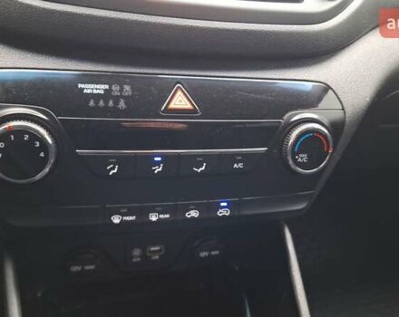 Зелений Хендай Туксон, об'ємом двигуна 2 л та пробігом 218 тис. км за 16999 $, фото 31 на Automoto.ua