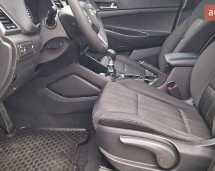 Зелений Хендай Туксон, об'ємом двигуна 2 л та пробігом 218 тис. км за 16999 $, фото 15 на Automoto.ua