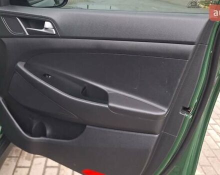 Зелений Хендай Туксон, об'ємом двигуна 2 л та пробігом 218 тис. км за 16999 $, фото 24 на Automoto.ua