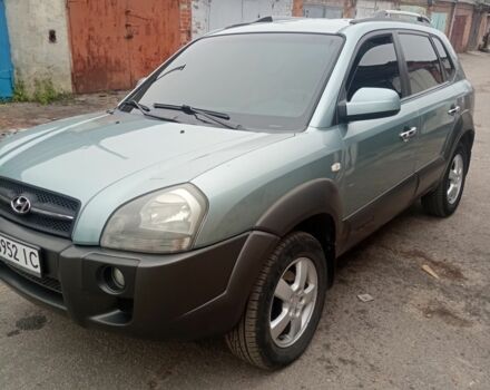 Зеленый Хендай Туксон, объемом двигателя 2 л и пробегом 275 тыс. км за 7450 $, фото 1 на Automoto.ua