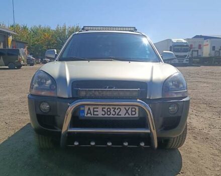 Зелений Хендай Туксон, об'ємом двигуна 2 л та пробігом 150 тис. км за 8000 $, фото 1 на Automoto.ua