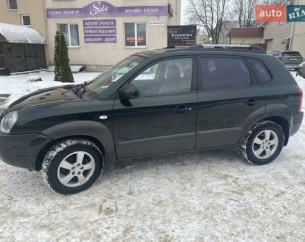 Зелений Хендай Туксон, об'ємом двигуна 2 л та пробігом 250 тис. км за 6500 $, фото 1 на Automoto.ua