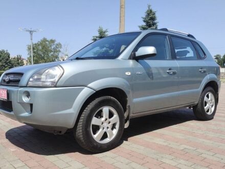 Хендай Туксон 2005 у Харкові на Automoto.ua Зелений Хендай Туксон, об'ємом двигуна 2 л та пробігом 138 тис. км за 7900 $, фото 1 на Automoto.ua