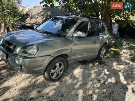 Хендай Туксон 2005 в Покровском на Automoto.ua Зеленый Хендай Туксон, объемом двигателя 1.98 л и пробегом 220 тыс. км за 5000 $, фото 1 на Automoto.ua
