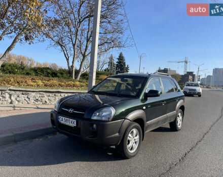 Зеленый Хендай Туксон, объемом двигателя 1.99 л и пробегом 208 тыс. км за 7600 $, фото 1 на Automoto.ua