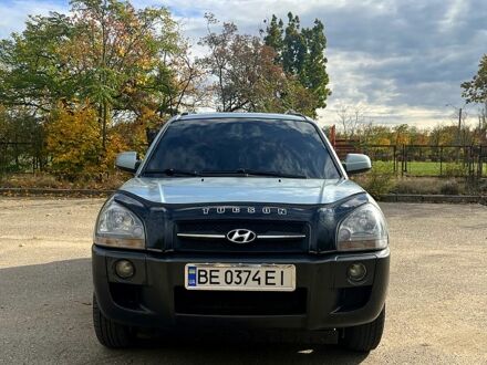 Зеленый Хендай Туксон, объемом двигателя 2 л и пробегом 270 тыс. км за 7500 $, фото 1 на Automoto.ua