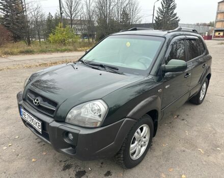 Зеленый Хендай Туксон, объемом двигателя 2.7 л и пробегом 250 тыс. км за 7850 $, фото 1 на Automoto.ua