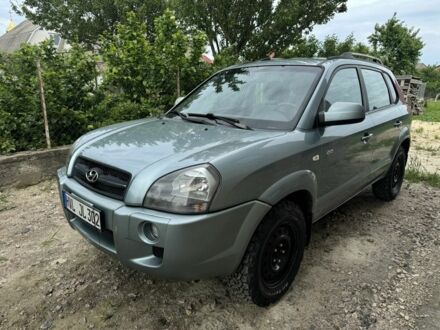 Хендай Туксон 2006 в Костополе на Automoto.ua Зеленый Хендай Туксон, объемом двигателя 2 л и пробегом 280 тыс. км за 4250 $, фото 1 на Automoto.ua