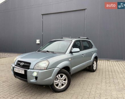 Зелений Хендай Туксон, об'ємом двигуна 2 л та пробігом 175 тис. км за 8300 $, фото 1 на Automoto.ua