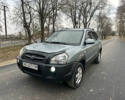 Зеленый Хендай Туксон, объемом двигателя 2 л и пробегом 190 тыс. км за 6150 $, фото 1 на Automoto.ua