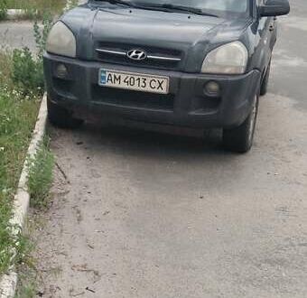 Хендай Туксон 2007 в Вышгороде на Automoto.ua Зеленый Хендай Туксон, объемом двигателя 2.66 л и пробегом 300 тыс. км за 5200 $, фото 1 на Automoto.ua