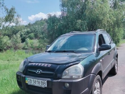 Хендай Туксон 2007 в Корюковке на Automoto.ua Зеленый Хендай Туксон, объемом двигателя 2 л и пробегом 280 тыс. км за 7000 $, фото 1 на Automoto.ua