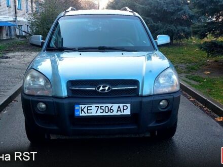 Зеленый Хендай Туксон, объемом двигателя 2 л и пробегом 227 тыс. км за 7800 $, фото 1 на Automoto.ua