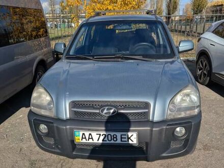 Зеленый Хендай Туксон, объемом двигателя 2 л и пробегом 221 тыс. км за 8000 $, фото 1 на Automoto.ua