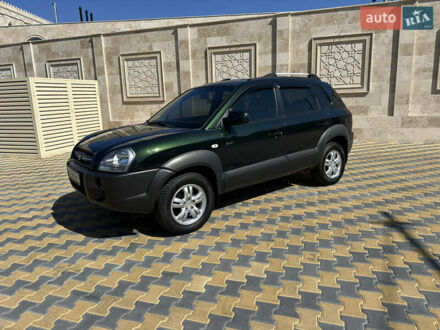 Зелений Хендай Туксон, об'ємом двигуна 1.98 л та пробігом 295 тис. км за 6900 $, фото 1 на Automoto.ua