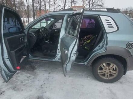 Хендай Туксон 2008 в Сумах на Automoto.ua Зеленый Хендай Туксон, объемом двигателя 2 л и пробегом 160 тыс. км за 7800 $, фото 1 на Automoto.ua
