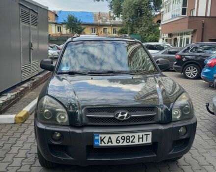 Зеленый Хендай Туксон, объемом двигателя 2 л и пробегом 272 тыс. км за 7000 $, фото 1 на Automoto.ua