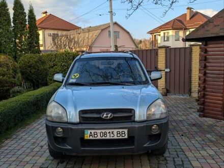 Зеленый Хендай Туксон, объемом двигателя 1.98 л и пробегом 200 тыс. км за 8000 $, фото 1 на Automoto.ua