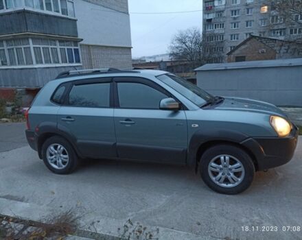 Зеленый Хендай Туксон, объемом двигателя 0 л и пробегом 200 тыс. км за 8500 $, фото 1 на Automoto.ua