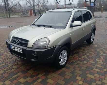 Зеленый Хендай Туксон, объемом двигателя 1.98 л и пробегом 132 тыс. км за 8300 $, фото 1 на Automoto.ua