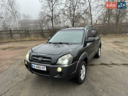 Зеленый Хендай Туксон, объемом двигателя 1.98 л и пробегом 271 тыс. км за 8350 $, фото 1 на Automoto.ua