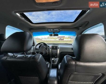 Зелений Хендай Туксон, об'ємом двигуна 1.98 л та пробігом 168 тис. км за 8800 $, фото 1 на Automoto.ua