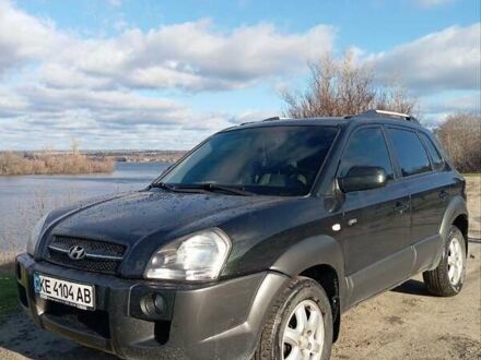 Зелений Хендай Туксон, об'ємом двигуна 1.98 л та пробігом 229 тис. км за 8500 $, фото 1 на Automoto.ua